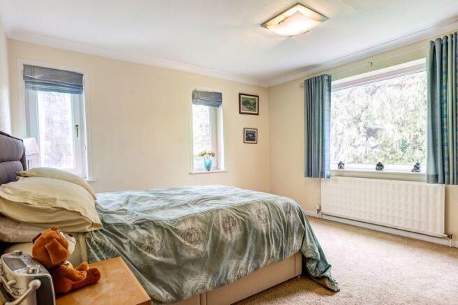 BEDROOM 2