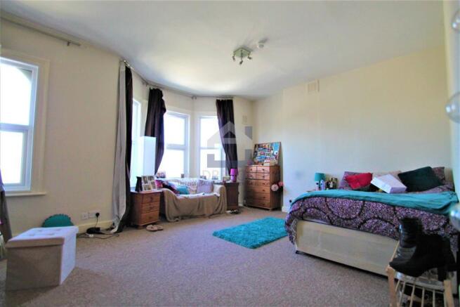 Double bedroom 1