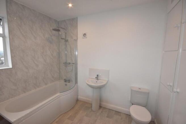 2 bed Terraced to rent Image 11