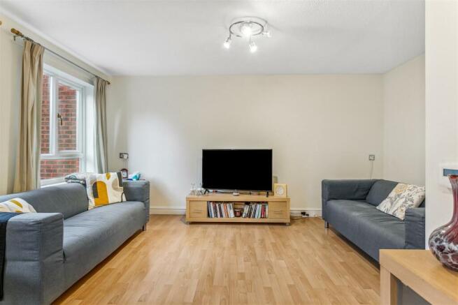 Arnott Close, W4 - FOR SALE