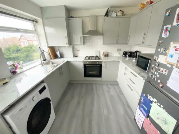 Kitchen 2.jpg