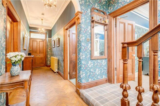 6 bed Detached for sale Image 6