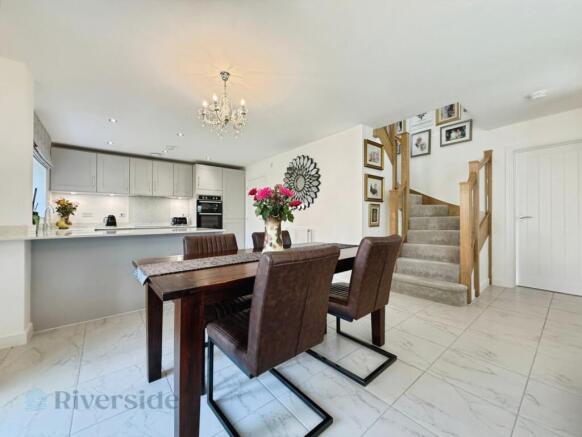 4 bed Detached for sale Image 5