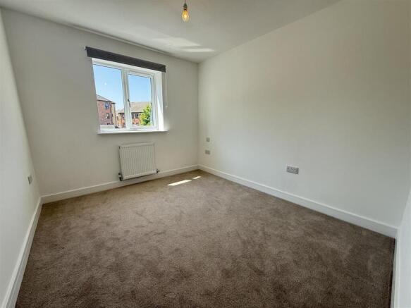 2 bed Apartment to rent Image 6