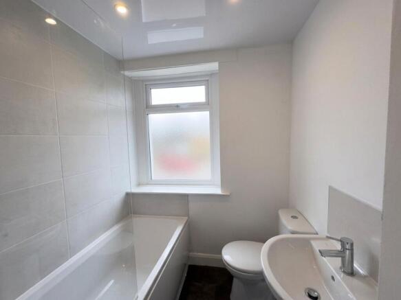 1 bed Terraced to rent Image 5