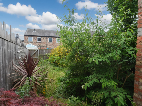 2 bed Terraced for sale Image 2