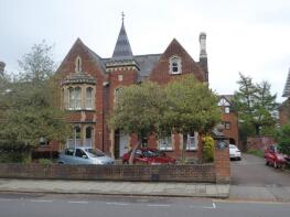 Flat 3, 4 Underwood House, Rothsay Gardens, Bedford MK40 3QB