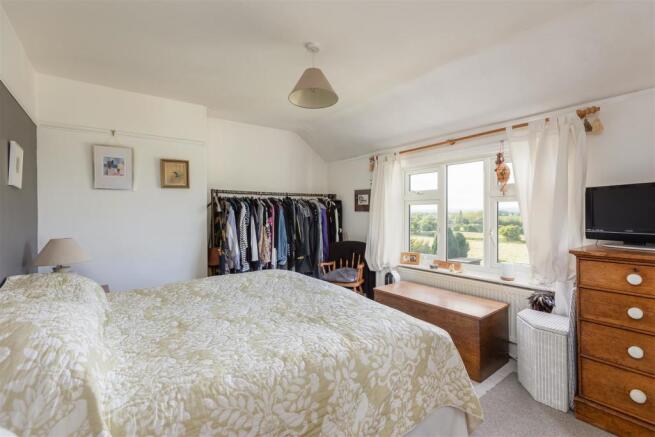 Oakleigh Bedroom 1.jpg