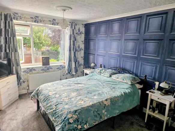 2 bed Bungalow for sale Image 11
