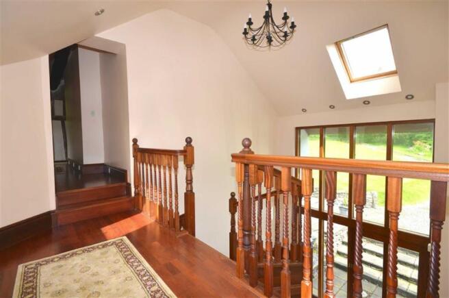 GALLERIED LANDING