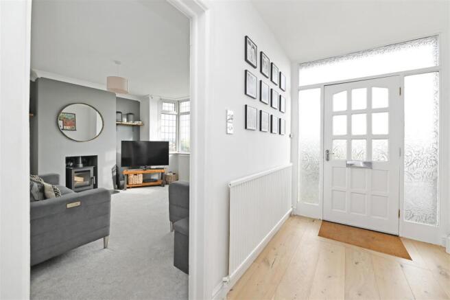3 bed Semi-Detached for sale Image 6