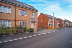 61, Rhodfa'r Rhyddwen, Hendredenny, Caerphilly CF83 2WB