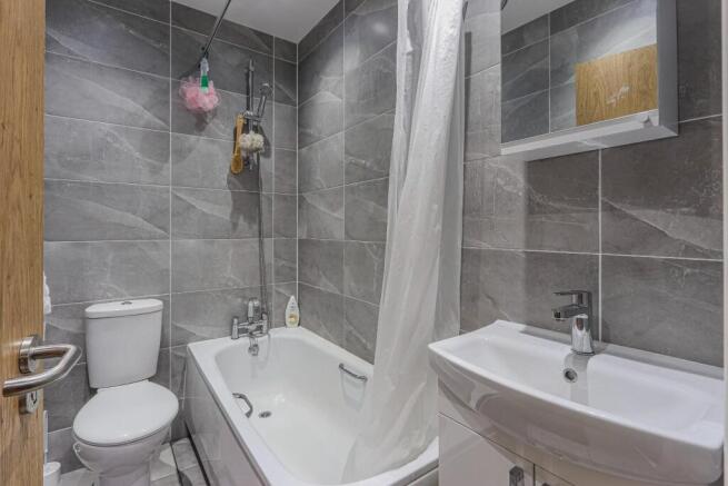 Cyril Crescent 6, 4-2.jpg