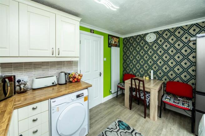 2 bed Semi-Detached for sale Image 8