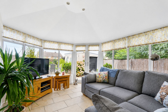 3 bed Semi-Detached for sale Image 9