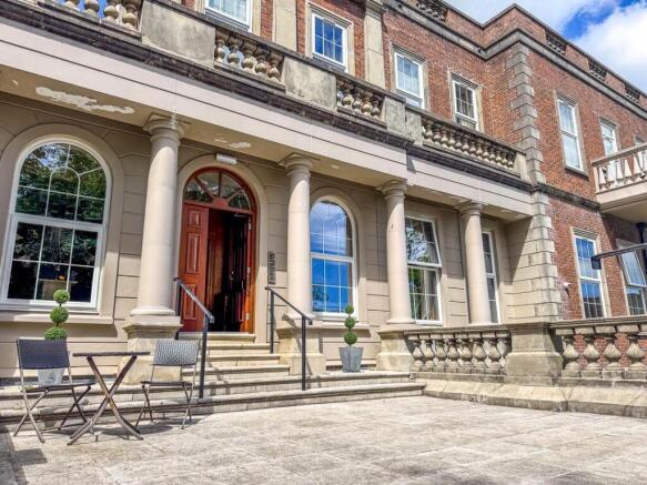 Apt 4 Coutts House (5).jpg