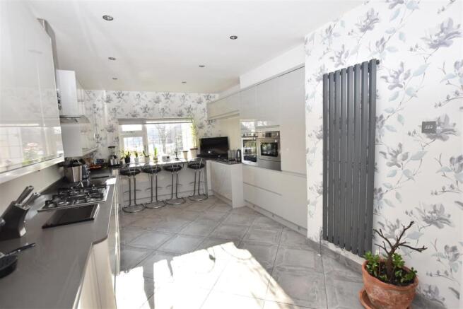 FITTED KITCHEN/BREAKFAST ROOM,