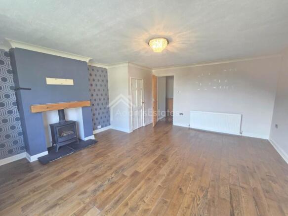 3 bed Town House for sale Image 4