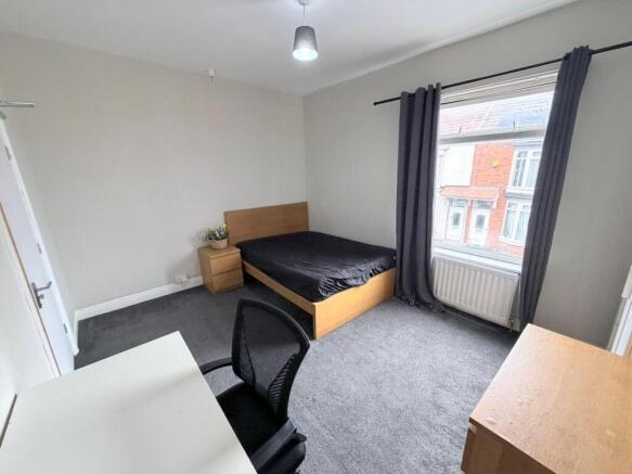 4 bed Terraced to rent Image 4