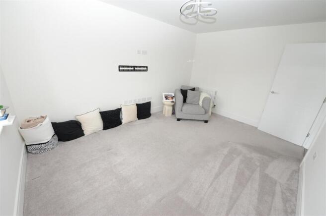 4 bed Detached for sale Image 7
