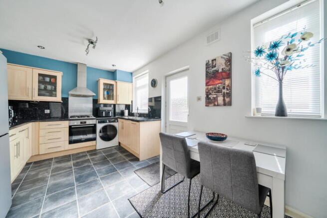 3 bed Terraced for sale Image 8