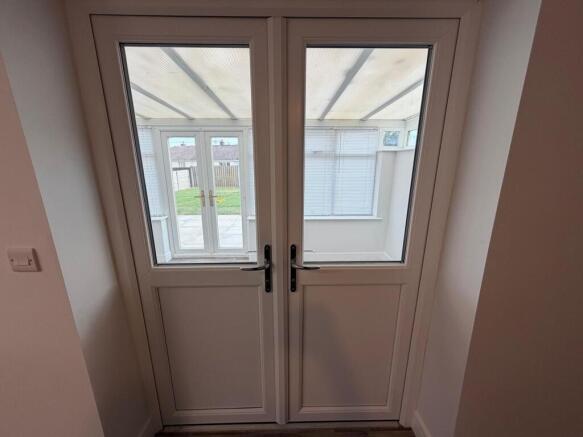 3 bed Semi-Detached to rent Image 11