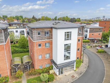 Riverside Close, Eddleston Court Riverside Close, RM1