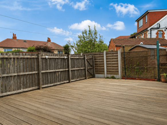 2 bed Semi-Detached to rent Image 6