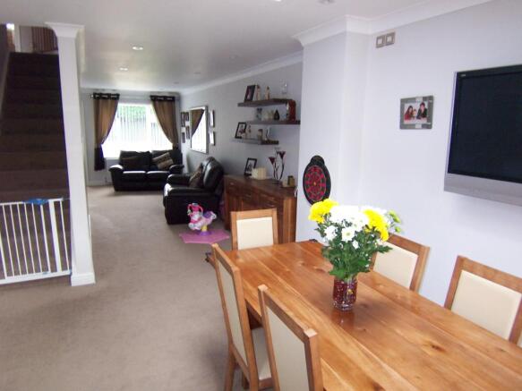 KITCHEN/BREAKFAST RM