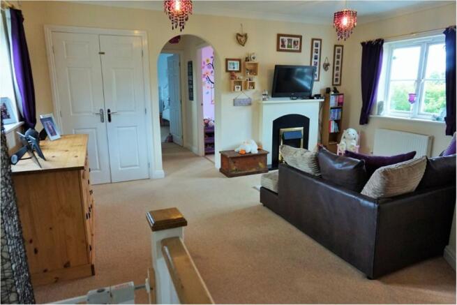 Lounge/Dining Room