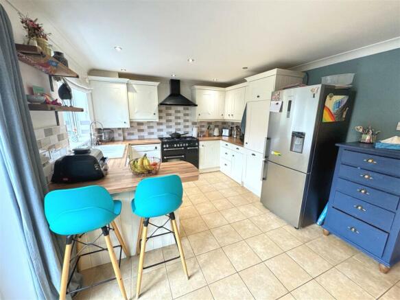 Kitchen Dining 2.jpg