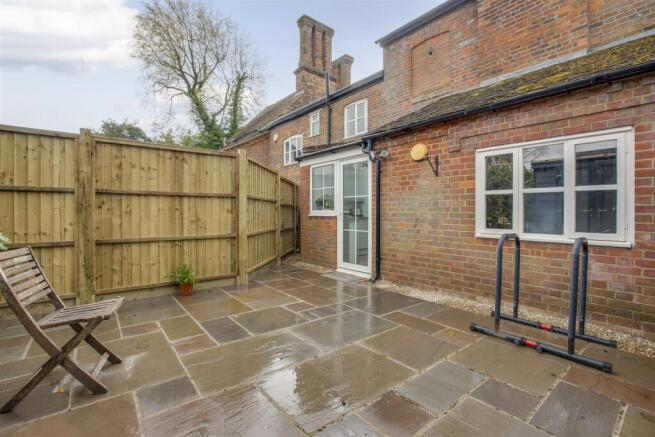 Flat 3 Totteridge House, Totteridge Lane, HP13 7LR