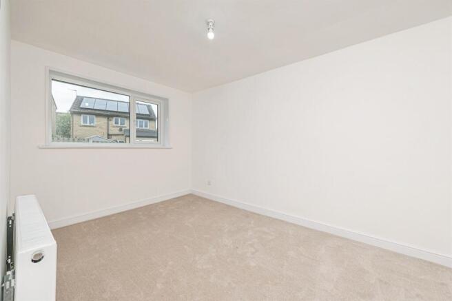 3 bed Terraced for sale Image 6