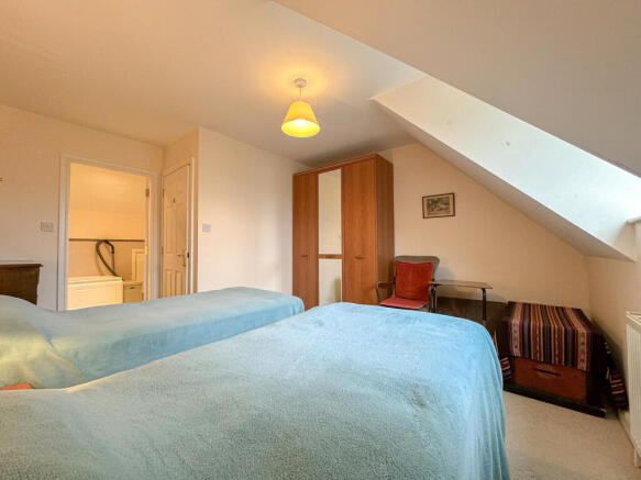 Bed 1 (2)