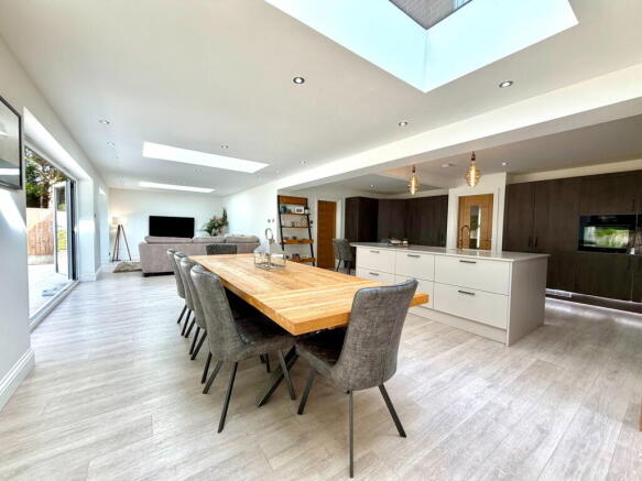 A Beautifully Extended Family Home On A Substantial Plot - Blowers Wood Grove photo 4