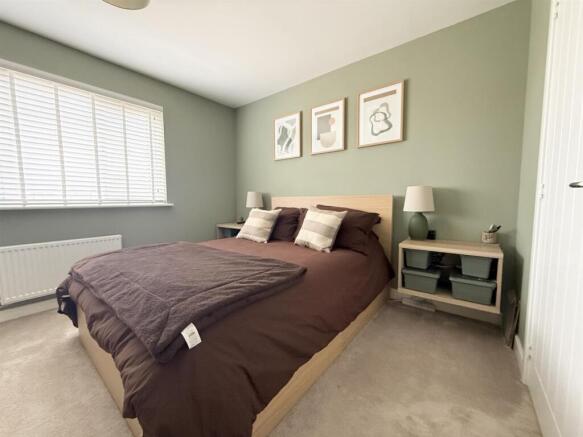 4 bed Detached for sale Image 7