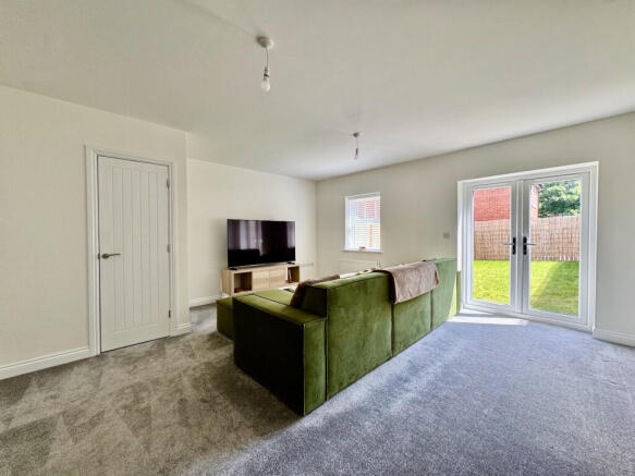 3 bed Semi-Detached for sale Image 4