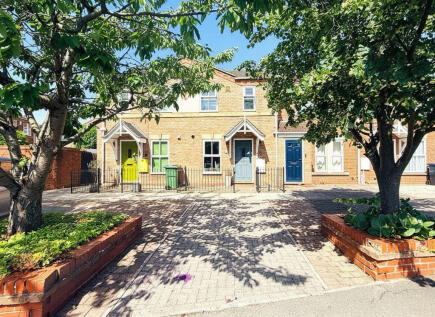 St. Pauls Mews, Holgate York YO24 4BR