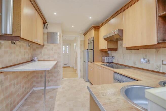 81 BEAUCHAMPS DRIVE NEW-8.jpg