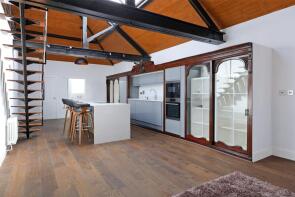 Flat 2, Knights Yard, Bell Street, Reigate RH2 7BG