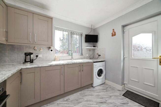 3 bed Detached Bungalow for sale Image 5