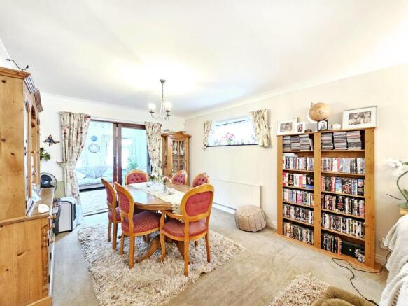 4 bed Detached for sale Image 4