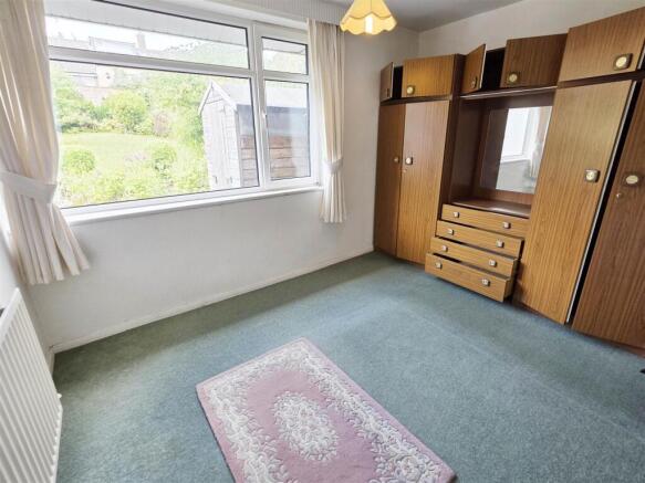2 bed Semi-Detached Bungalow for sale Image 6
