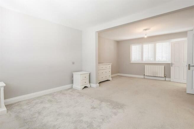 MC Kendal Avenue 30