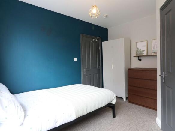20 Prospect Road Room 1.JPG