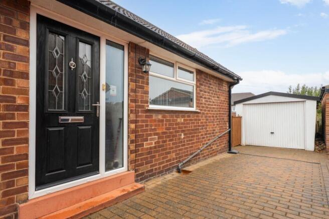 2 bed Semi-Detached Bungalow for sale Image 11