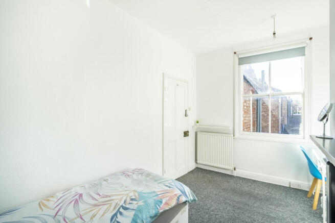 3 bed Terraced for sale Image 12