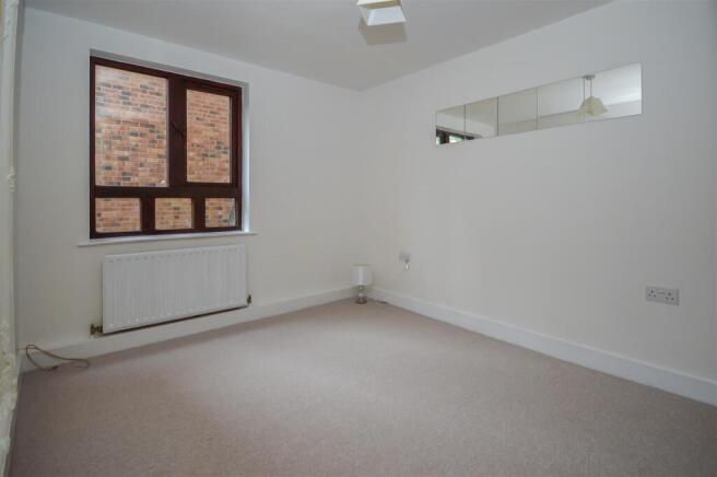 2 bed Apartment for sale Image 7
