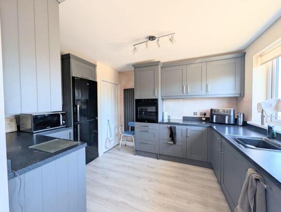 Kitchen pic 2