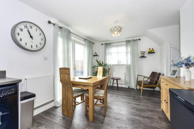 3 bed Semi-Detached for sale Image 6